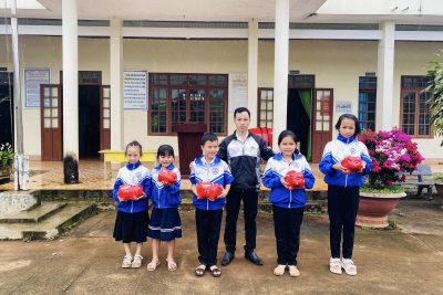 Phát động phong trào nuôi heo đất năm học 2023-2024