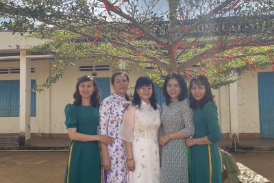 Chào mừng tuần lễ áo dài