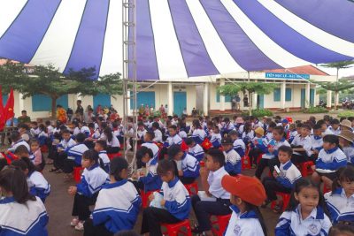 Lễ khai giảng -Phát động chủ đề công tác Đội và phong trào thiếu nhi năm học 2024-2025 ❤Tặng hơn 800 quyển vở cho các e học sinh có hoàn cảnh khó khăn từ các cá nhân, tập thể, tổ chức ❤ ?? Hội cựu chiến binh Việt Nam, ccb Tp Hồ Chí Minh. ?? Bà Lê Thị Thu Thủy – Nguyên hội trưởng hội cha mẹ học sinh. ??Trường Thcs Phan Chu Trinh – Tp Buôn Ma Thuột.